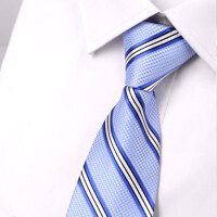 浅蓝色领带