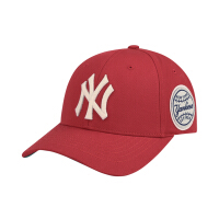 红色棒球帽子