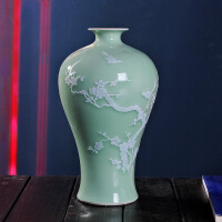 景德镇青瓷瓶