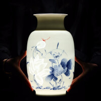 荷花陶瓷花瓶