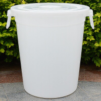 白色塑料水桶