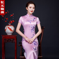 刺绣中式旗袍